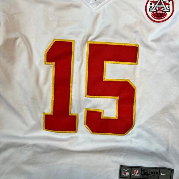 NFL Patrick Mahomes jersey size M, Kansas City Chiefs - Picture 8 of 12